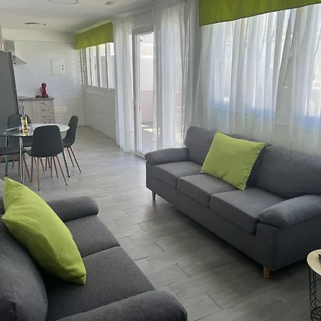 Adeje Deluxe Santa Monica מלון