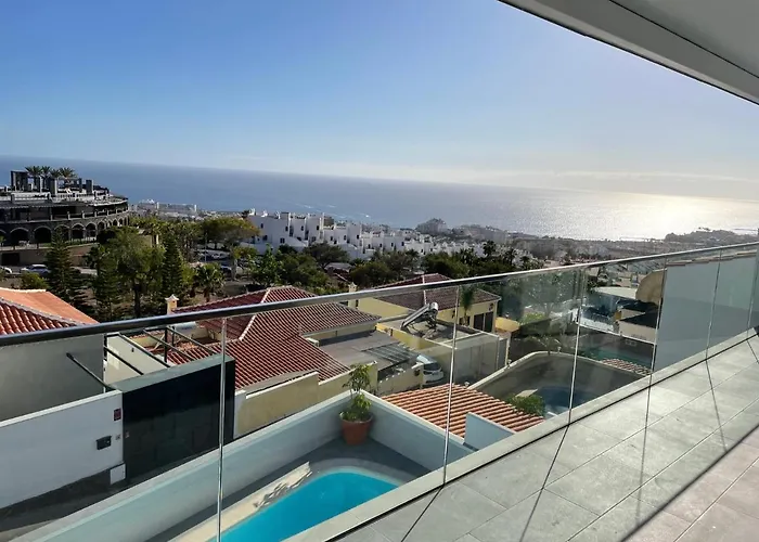 Adeje Deluxe Santa Monica מלון *