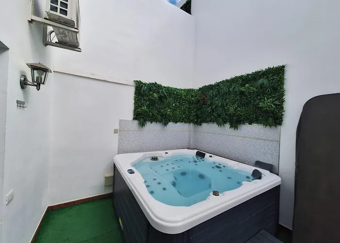 Adeje Deluxe Santa Monica מלון *