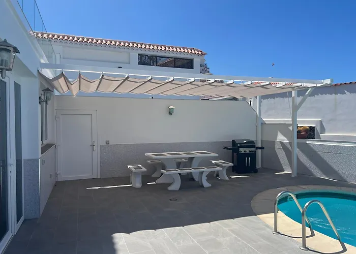 Adeje Deluxe Santa Monica * אדחה