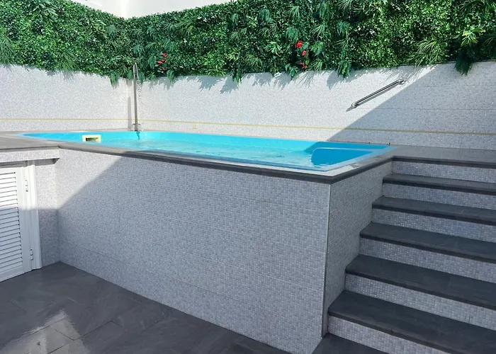 Adeje Deluxe Santa Monica * אדחה